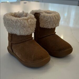 UGG Sammee (Infant) Boot, size 4